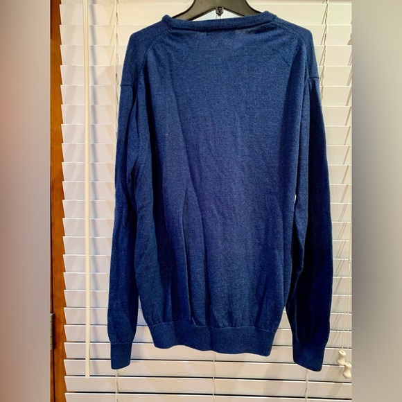 Turnbury Sweater Large Extra Fine Merino Wool Navy V-Neck Pullover Lightweight - Picture 2 of 6